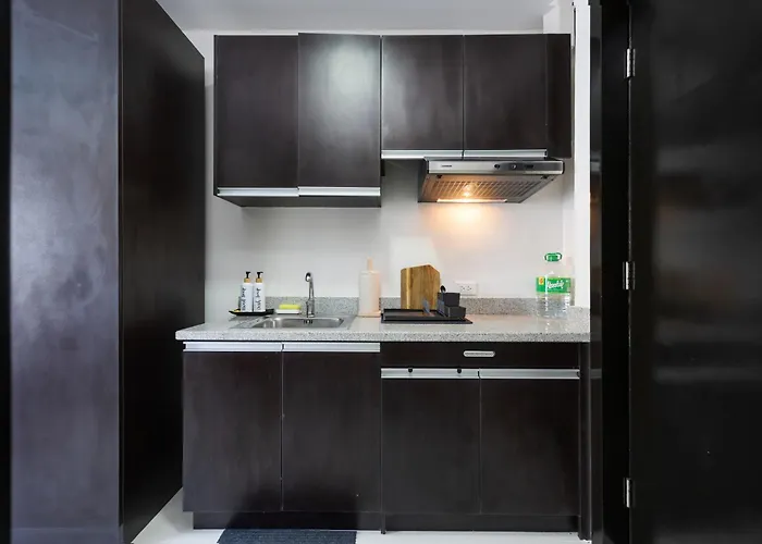 Apartment Unit Near Sm And Ayala With Pool, Gym, Balcony And Fast Wifi Mandaue City